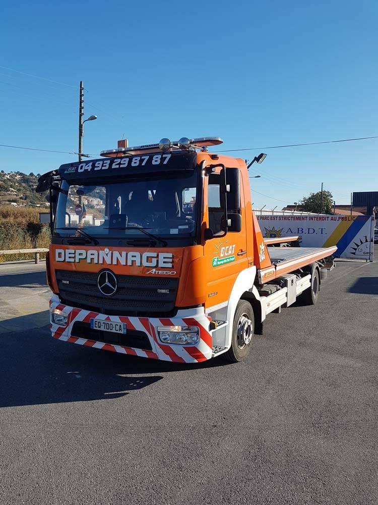 véhicule de l'entreprise Dépannage Côte d'Azur Transports
